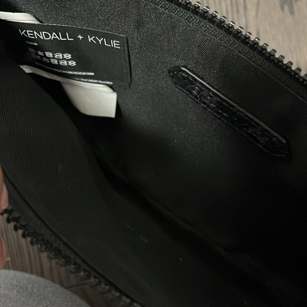 Kendall & Kylie Black Chain Strap Shoulder Bag - Picture 4 of 5